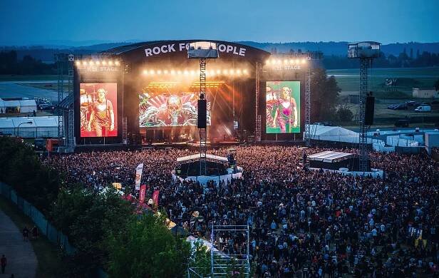 Machine Gun Kelly odešel bez potlesku. Nejlepší na Rock for People byli Billy Talent