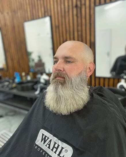 Barbershop The Crown Barbers - síť barbershopů v Praze a okolí