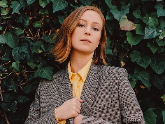 Hannah Einbinder on Her ‘Hacks’ Chemistry With “Legend” Jean Smart