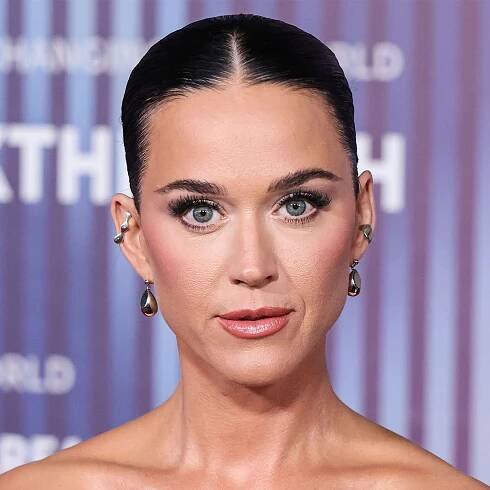 Social Media Is Losing It Over Katy Perry's 'Bizarre' Alien-Inspired 'Lifetimes' Tour Costumes: 'Outfit From Mars'
