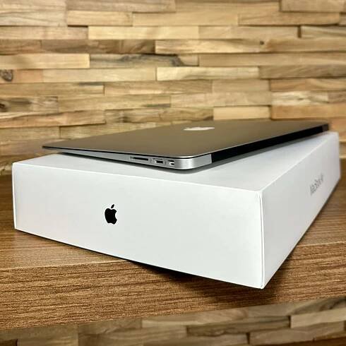 Prodám MacBook Air 13,i5,2017,8GB RAM,128GB za 10 500 CZK - 10/2023 - Apple Bazar