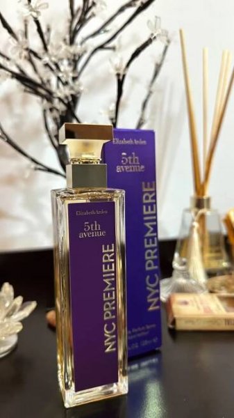 5th Avenue NYC Premiere Elizabeth Arden pro ženy
