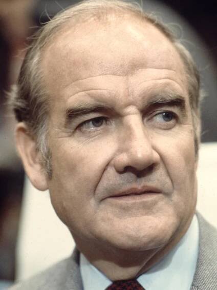 File:George McGovern 1970s.png - Wikimedia Commons