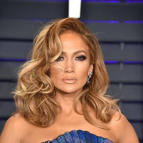 Jennifer Lopez just exhibited the most elegant way to wear a low ponytail