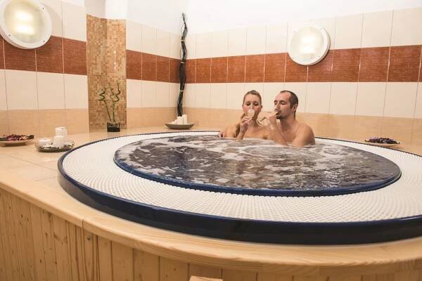 Wellness - Oficiální stránky Zámek Červený Hrádek
