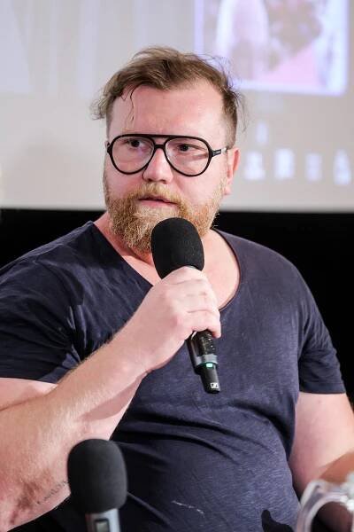 Projekce filmu a debata s tvůrci v kině Atlas v Praze 6. srpna 2025. Moderátorkou debaty byla novinářka Světlana Witowská, jako hosté zasedli režisér Robin Kvapil, novinářka Petra Procházková, analytik zabývající se dezinformacemi Roman Máca z Institutu pro politiku a bezpečnost a také protagonisté filmu – psycholog a psychiatr Peter Pöthe a kriminolog a protagonista filmu Petr Pojman. - Robin Kvapil - Velký vlastenecký výlet - Z akcí