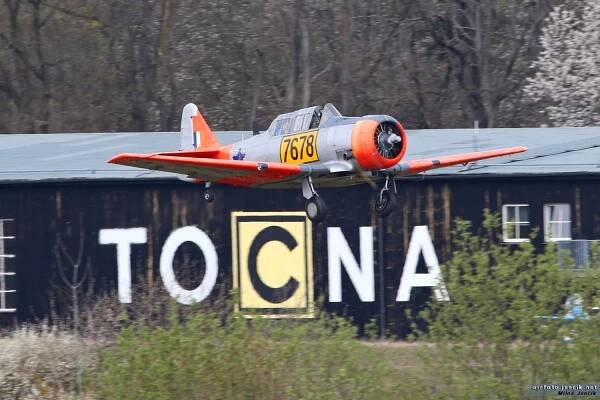 .:: airfoto.jencik.net .:. Den otevřených dveří letiště Točná | Točná | 12. 4. 2025