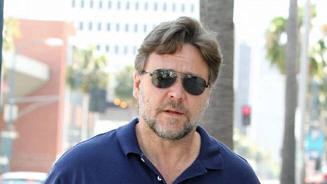 Herec Russell Crowe zřejmě přijme nabídku hrát otce v Supermanovi