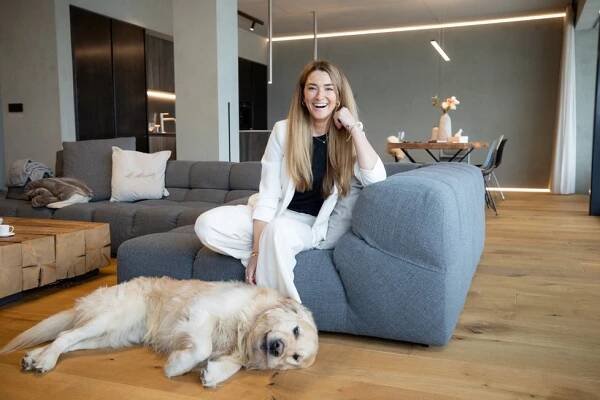 Mistryně světa v jetsurfingu Bravencová ukázala domov: Luxusní palác z betonu a dřeva!