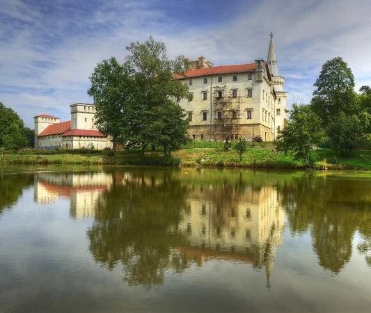 Tachov je významné město i zámek. Nedaleko je také zámek Bor u Tachova, který byste neměli minout - JenProCestovatele