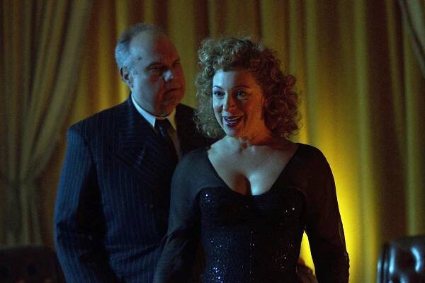 Pán času - Andělé dobývají Manhattan - Z filmu - Michael McShane, Alex Kingston