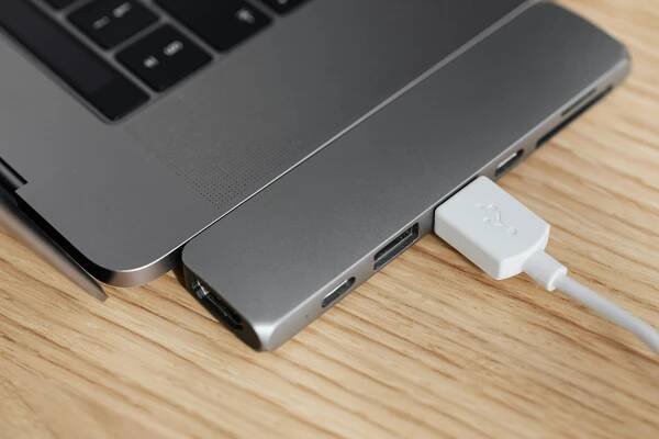 600+ nejlepších fotografií na téma Usb · 100% bezplatné stažení · Základové fotografie Pexels