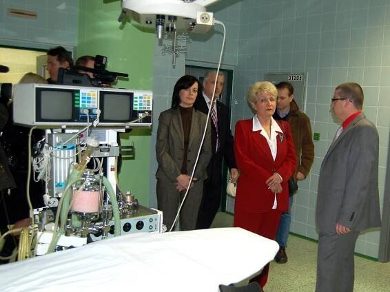 Operační sály jsou připraveny, teď se jedná s pojišťovnami