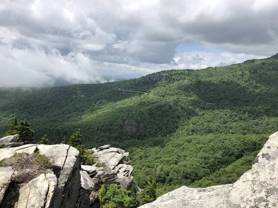 HIKING : We hiked Rough Ridge, off the Blue Ridge Parkway in NC, and LOVED it! - The Travel Life