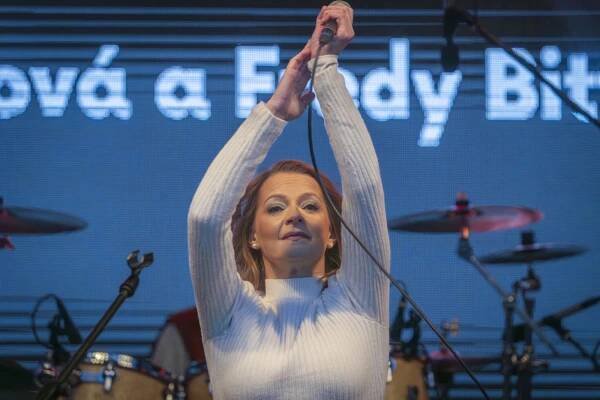 Zpěvačka Šárka Vaňková přivezla do Kladna písně Ivety Bartošové