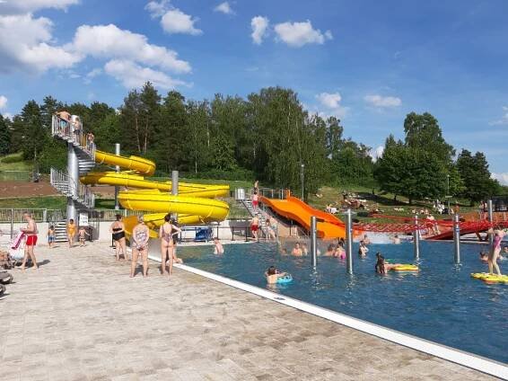 Rekonstrukci velkého bazénu městského koupaliště platila ostrovská radnice ze svého