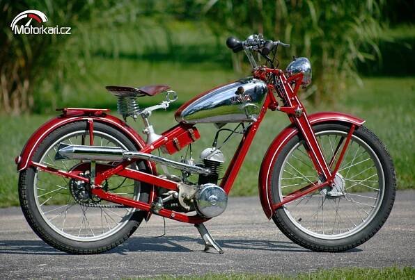 Fotogalerie Jawy, ČZ i dieselová motorka. Tak vypadá soukromá sbírka motocyklů v USA 