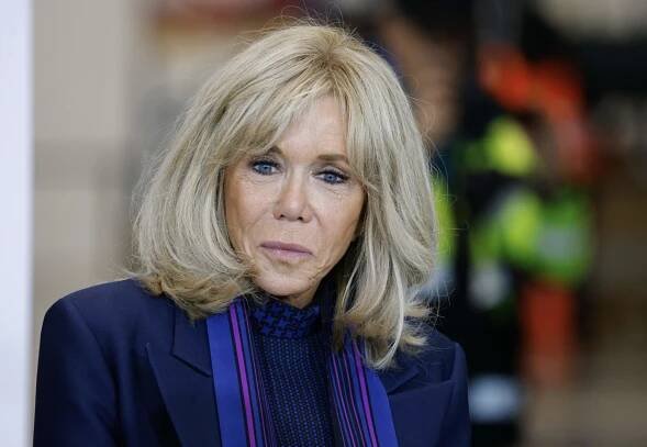No, France's First Lady Brigitte Macron Isn't a Trans Woman