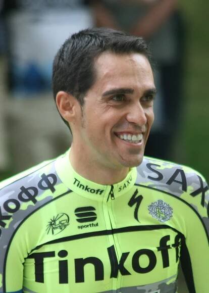 Soubor:2015 Tour de France team presentation, Alberto Contador (cropped).jpg – Wikipedie