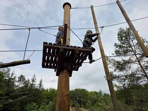 Dobrodružný den 1. a 2. oddělení v přírodním areálu Velká Dohoda a jeskyni Balcarka – Základní škola a Mateřská škola Blansko