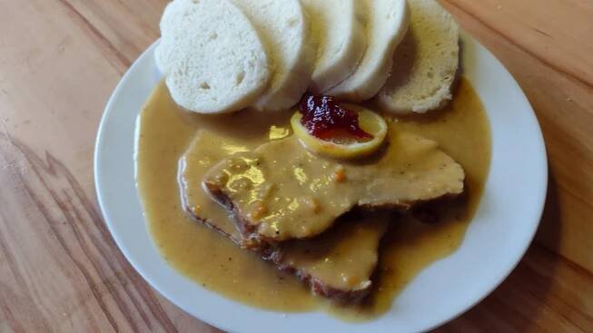 Svíčková na smetaně - klasický recept na luxusní svíčkovou. Určitě vyzkoušejte