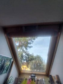 Roleta do střešního okna – Jara Nešpůrek
