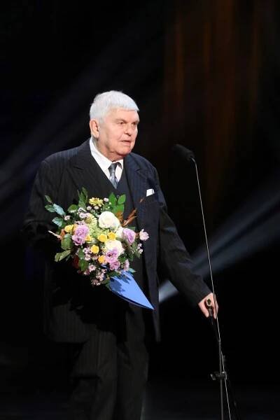 Pohřeb herce Stanislava Šárského (†85): V historickém kočáře objel katedrálu!