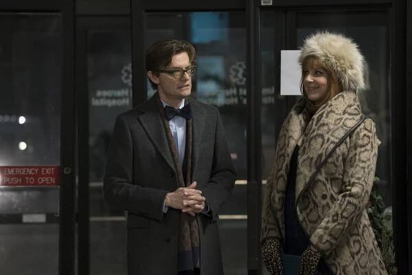 Difficult People - The Courage of a Soldier - Z filmu - James Urbaniak, Julie Klausner