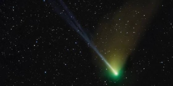 Svítivě zelené jádro předvedla v lednu 2023 kometa C 2022 E3