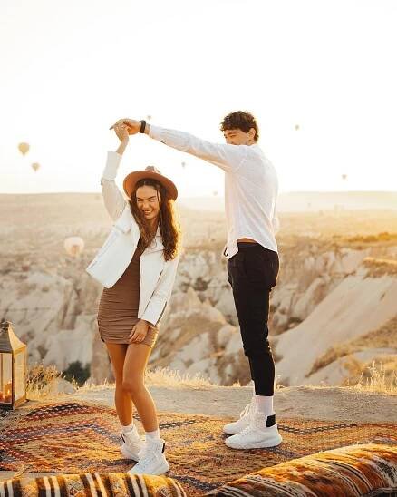 Cedi Osman proposes to girlfriend Ebru Şahin in scenic Cappadocia | Daily Sabah 