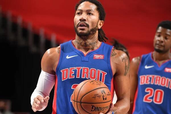 Derrick Rose is back with the Knicks.