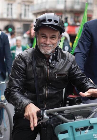 Carlos Moreno riding bike in Paris | Obel Award | Carlos Moreno | STIRworld