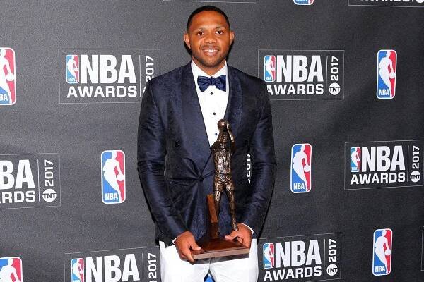 Eric Gordon In NBA Awards Event Wallpaper