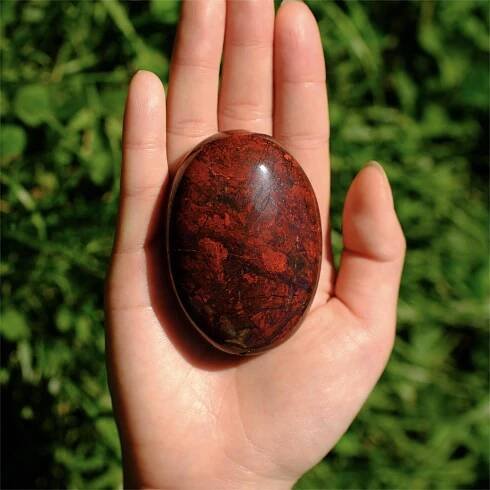 Brecciated Jasper Palm Stone,Natural Chakra Therapy Polished Healing Crystal,Oval Pocket Gemstone for Anxiety Stress Relief, clarity,Chakra Balancing,and Reiki Healing,Motivation