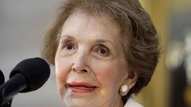 Zemřela bývalá první dáma Spojených států Nancy Reaganová
