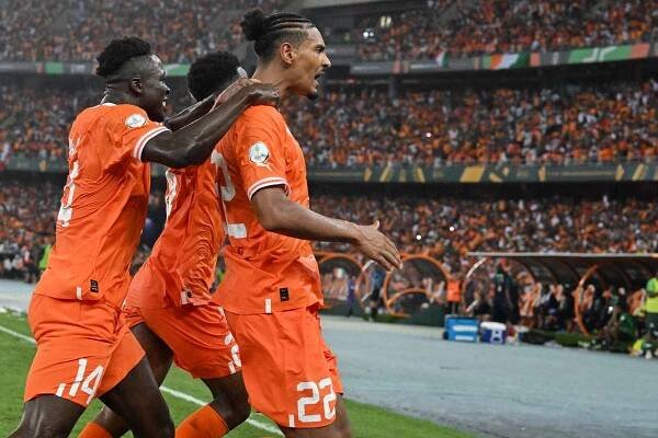 Haller vystřelil davy v Pobřeží slonoviny do extáze. Africký pohár se zbarvil do oranžova