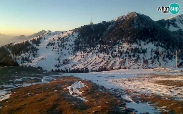 SLO Krvavec - Križišče, Krvavec, [ Right now, LIVE ] LiveStreaming cameras from Croatia - LiveCamCroatia, Explore Croatia