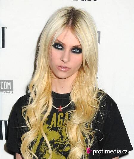 Taylor Momsen - celebrity účes - HappyHair