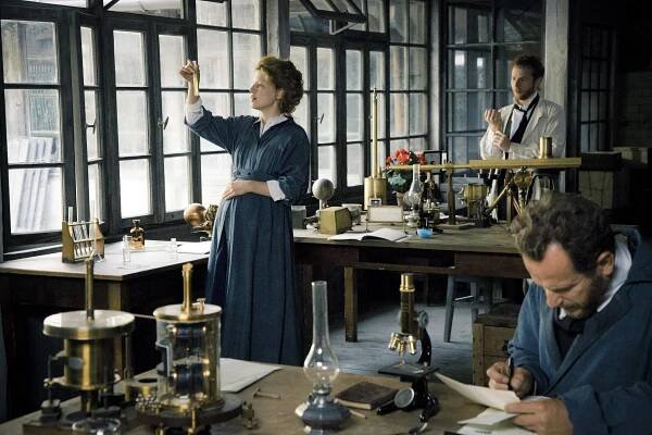 Marie Curie - Z filmu - Karolina Gruszka, Malik Zidi, Charles Berling