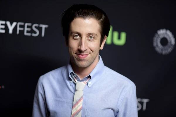 Vďaka seriálu Teória veľkého tresku sa 37-ročný herec Simon Helberg umiestnil na 3. mieste najlepšie zarábajúcich televíznych hercov. 