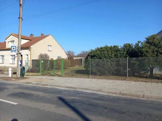 Zastávka Dohnalova v brněnských Soběšicích ve směru od Králova Pole.