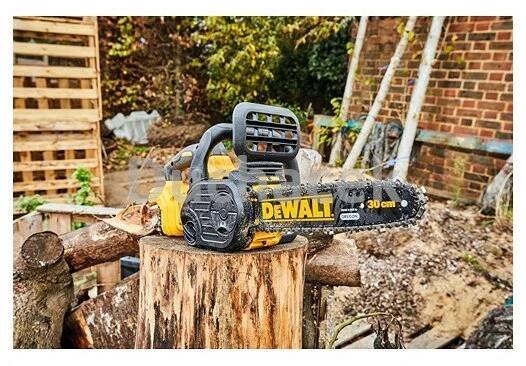 DCM565N Aku řetězová pila 30cm 18V - pouze tělo, DeWalt