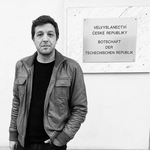 Slavní burcují k volbám: Machálkové dělal společnost syn, Bílé testosteronový anděl, Poláková provokovala...
