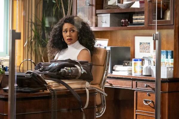 All Rise - Keep Ya Head Up - Z filmu - Simone Missick