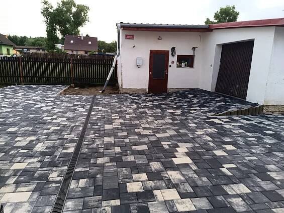 Zámková dlažba, realizace dlažeb -