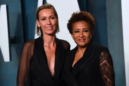 Wanda Sykes and her wife Alex Syke at the The Wallis Annenberg Center in Beverly Hills, California on March 27, 2022. | Source: Getty Images