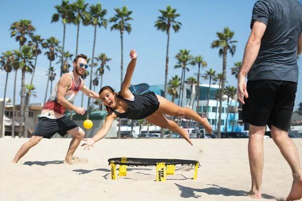 Roundnet neboli Spikeball: Netradiční hra je v Česku hitem - Viral Svět