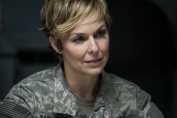 Falling Skies - Everybody Has Their Reasons - Z filmu - Melora Hardin