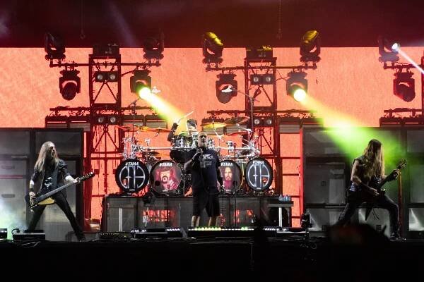 Soubor:Pantera Reunion Show.jpg – Wikipedie