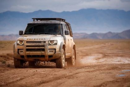 Land Rover Defender: legenda se znovu hlásí do služby